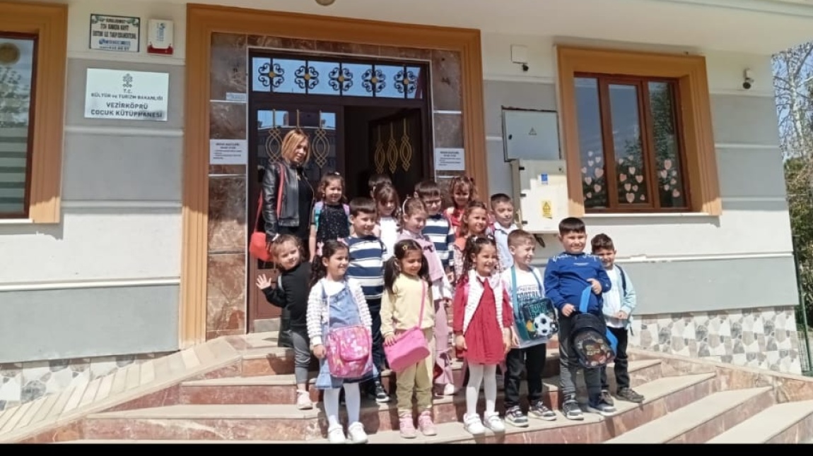 ANA SINIFI ÖĞRENCİLERİMİZ ÇOCUK KÜTÜPHANESİNİ ZİYARET ETTİ